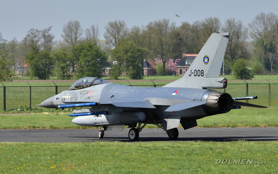 F-16AM J-008 313sqn